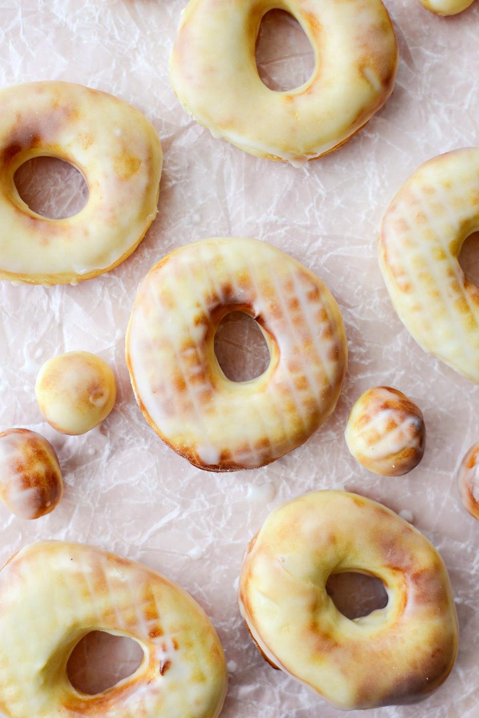 Home Kitchen Air Fryer Glazed Doughnuts