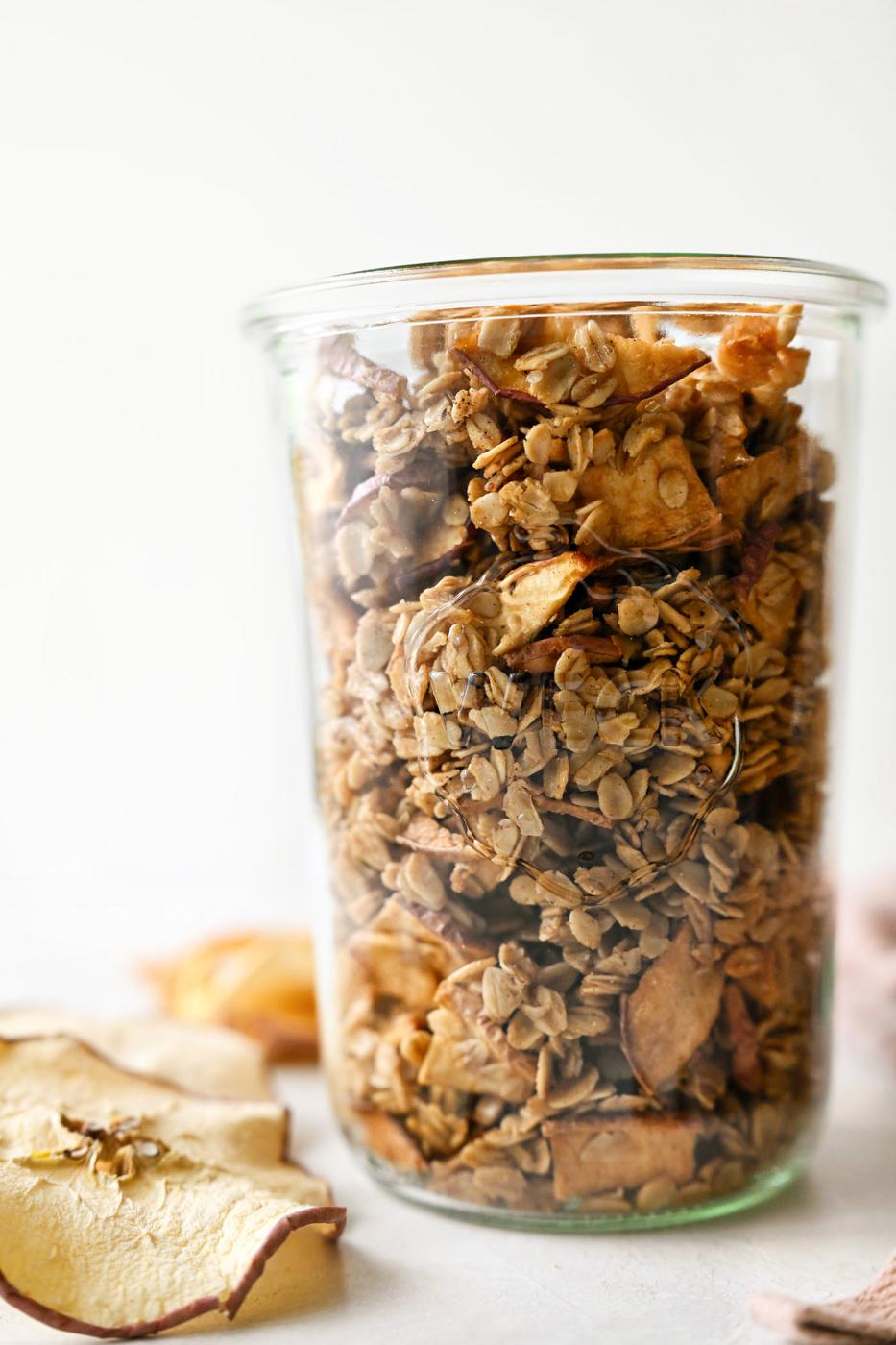 Home Kitchen Apple Pie Granola