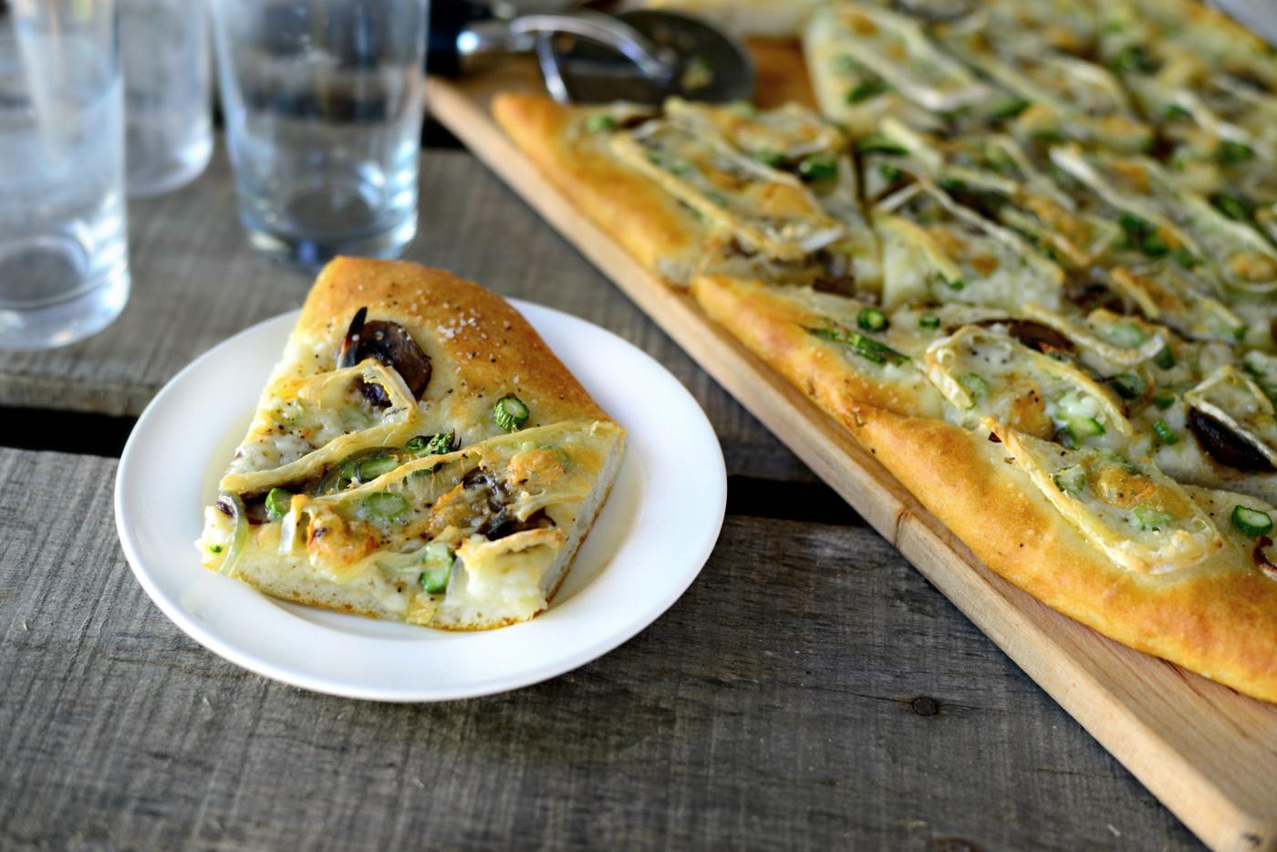 Home Kitchen Asparagus Mushroom Shallot Flatbread