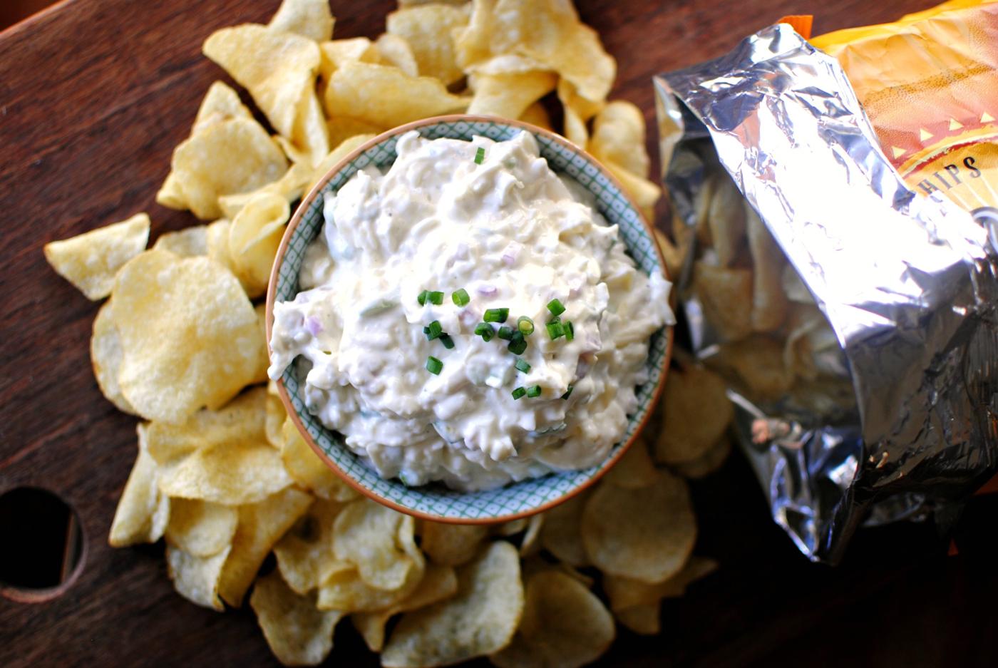 Roasted Garlic Chip Dip, Cheesy Style