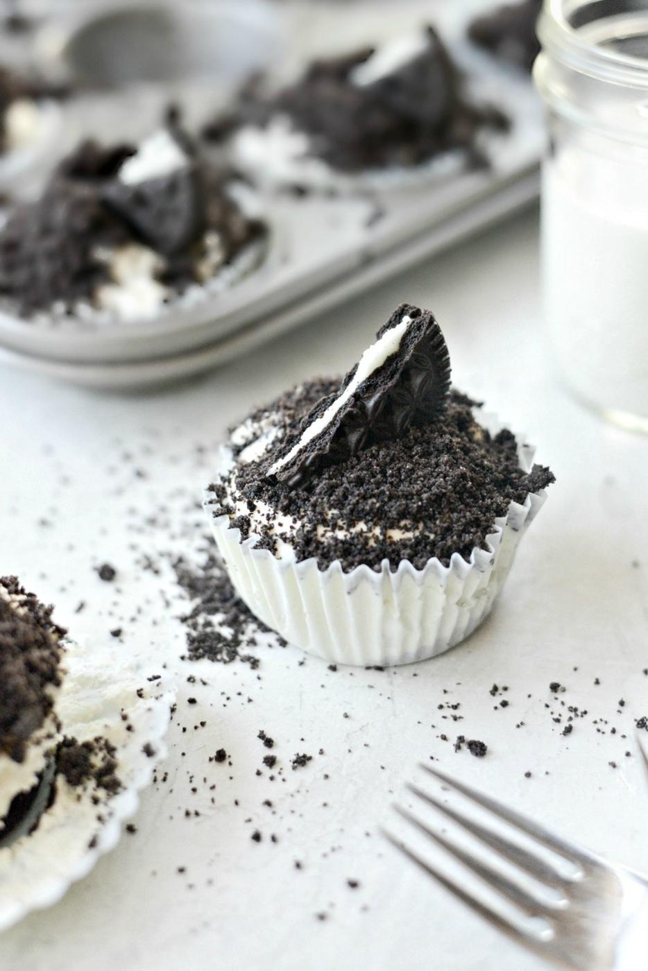 Cheesecakes: No-Bake Cookies and Cream Mini