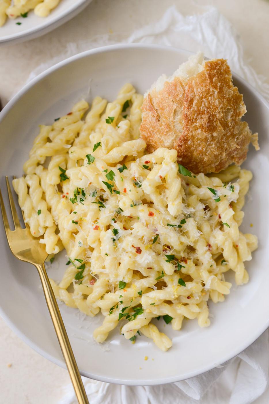 Home Kitchen Creamy Lemon Parmesan Pasta