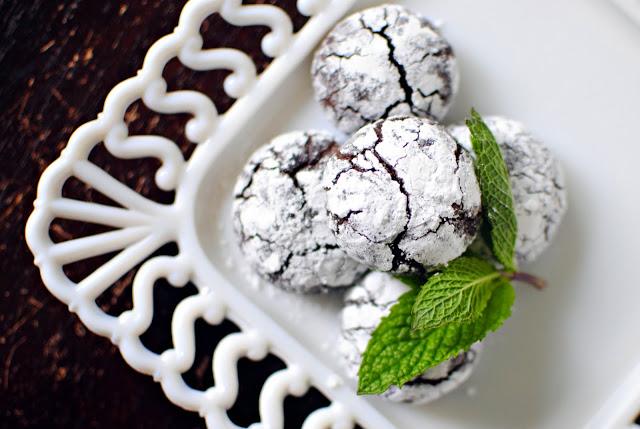 Home Kitchen Dark Chocolate Mint Crackle Cookies