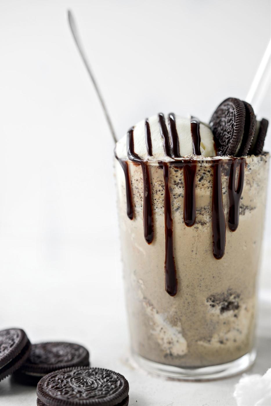 Home Kitchen Espresso Cookies and Cream Milkshake