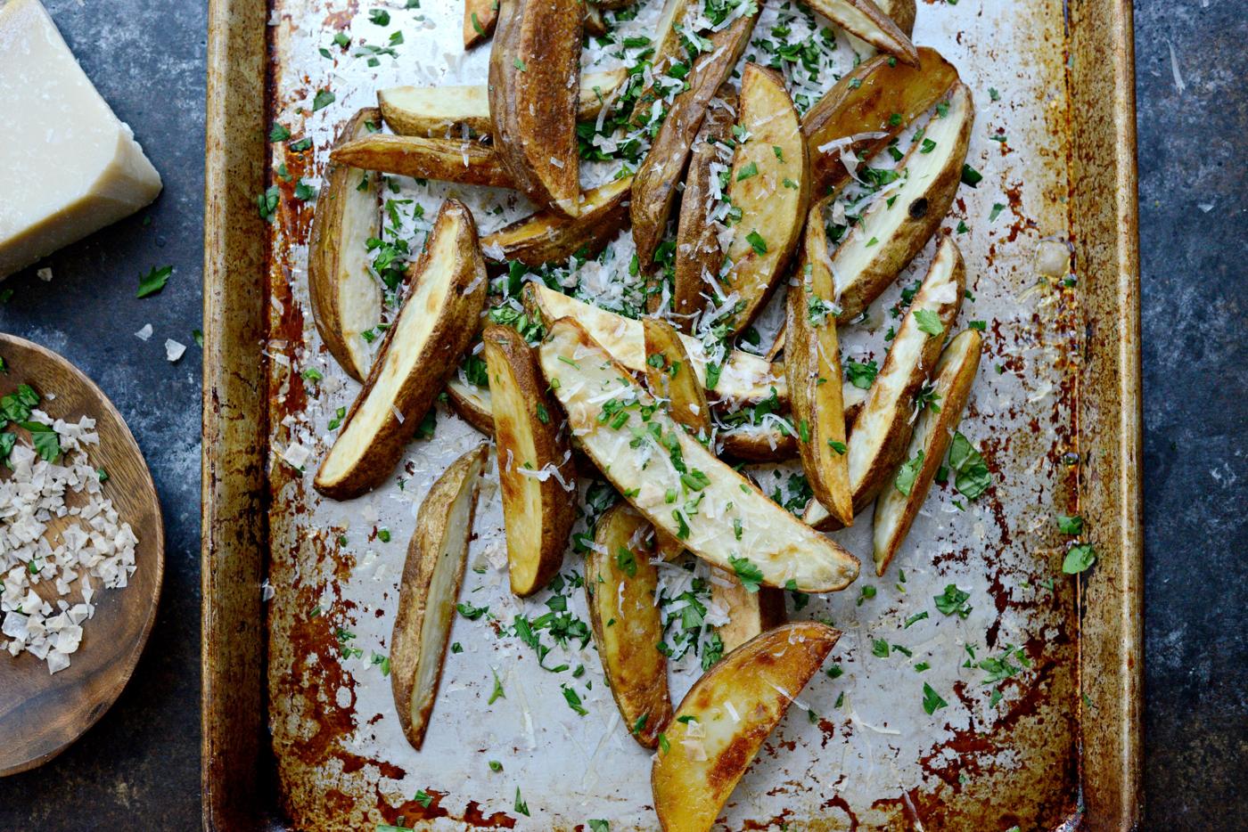 Home Kitchen Garlic, Parmesan & Fresh Herb Oven Fries