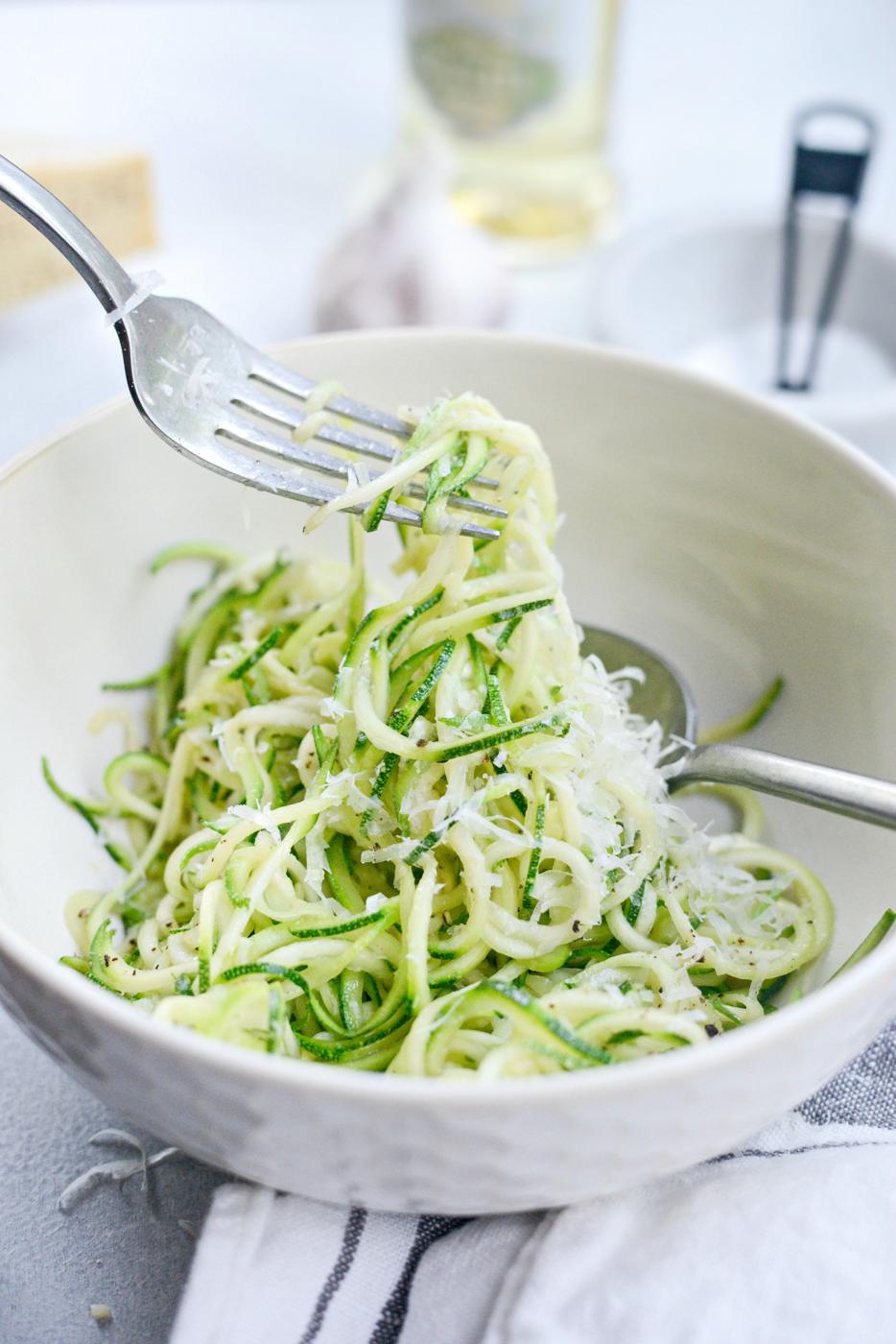 Home Kitchen Simple Garlic Parmesan Zoodles (Zucchini Noodles)