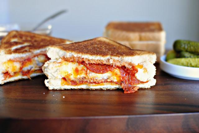 Sandwich: Grilled Double Decker Pizza