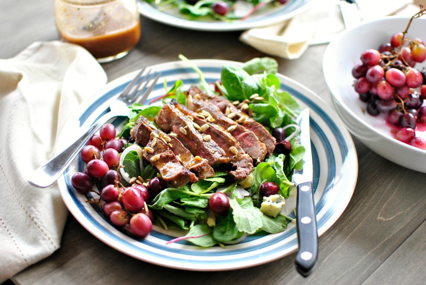 Grilled Steak Salad with Grapes at Home