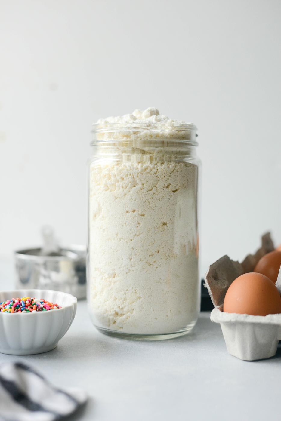 Mix: From-scratch Funfetti Cake