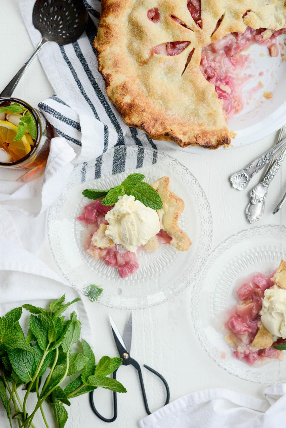 Kitchen-made Rhubarb Pie, Familiar Style