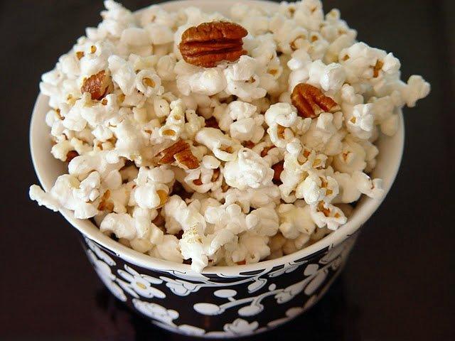 Butter Popcorn with Toasted Pecans, Honey Style