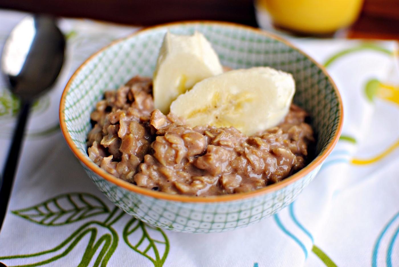 Sliced Bananas Nutella Oatmeal