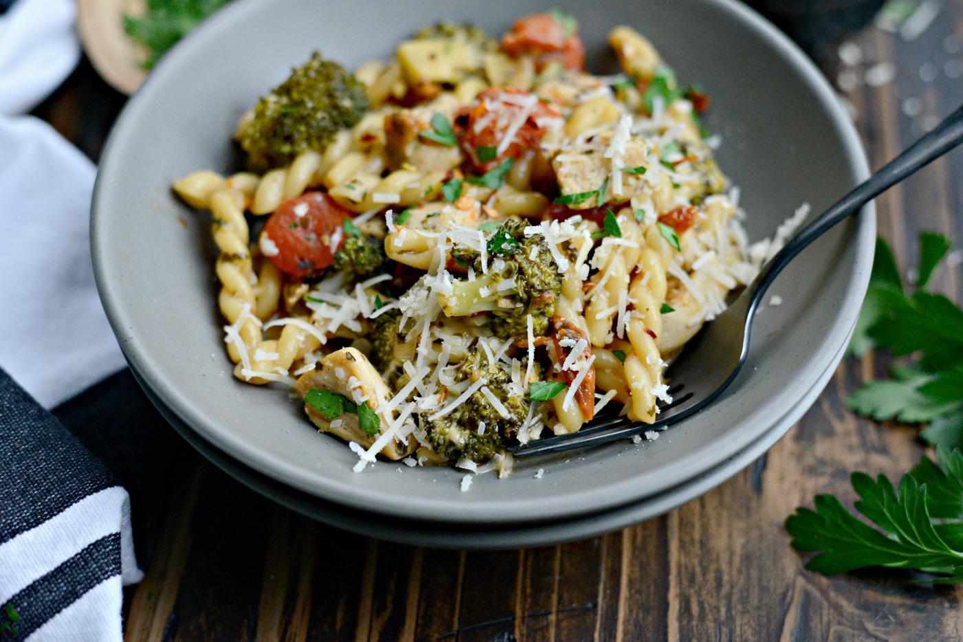 Pasta: One Pan Chicken Pesto
