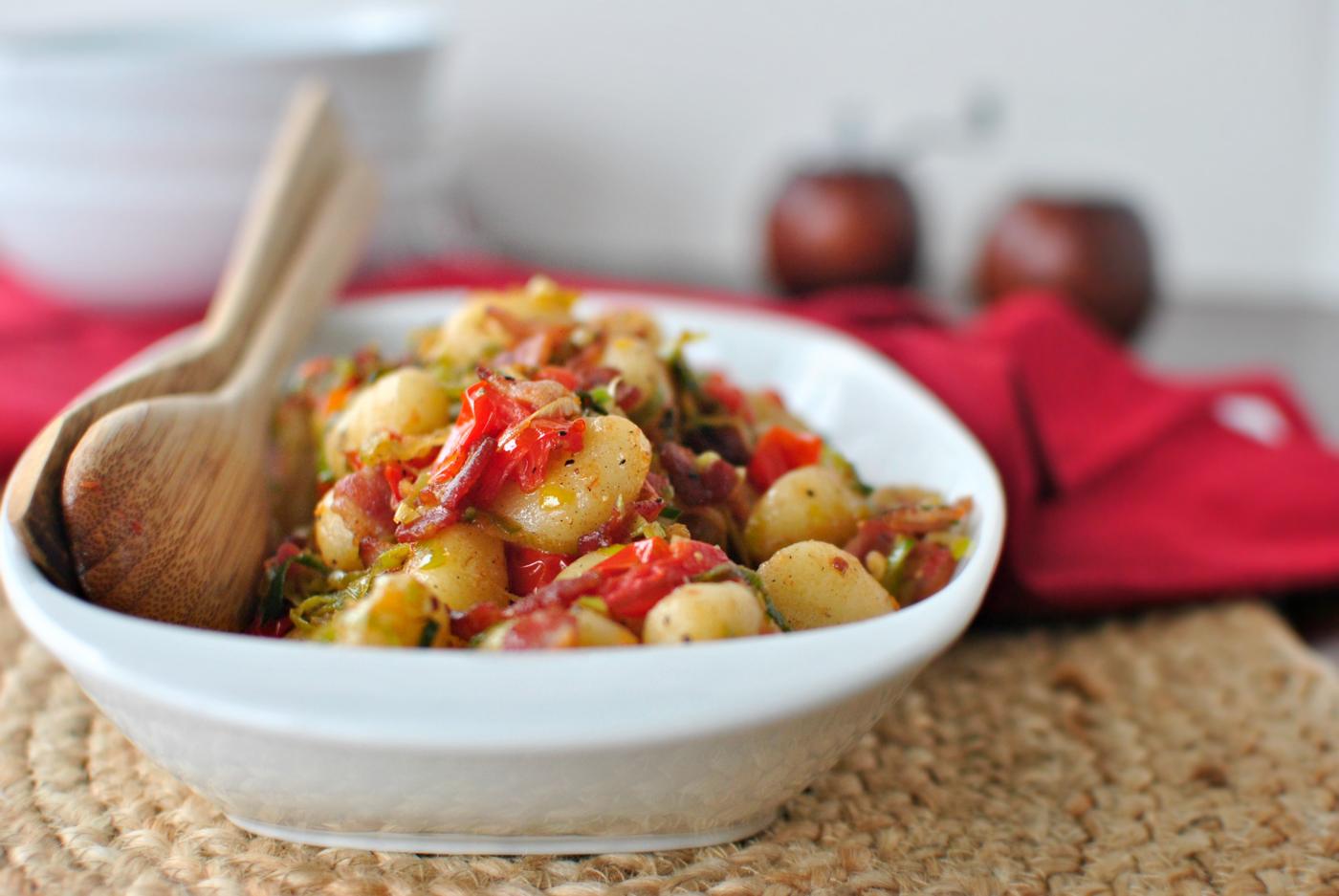 Pan-Toasted Gnocchi with Bacon, Leeks and Fresh Tomato at Home