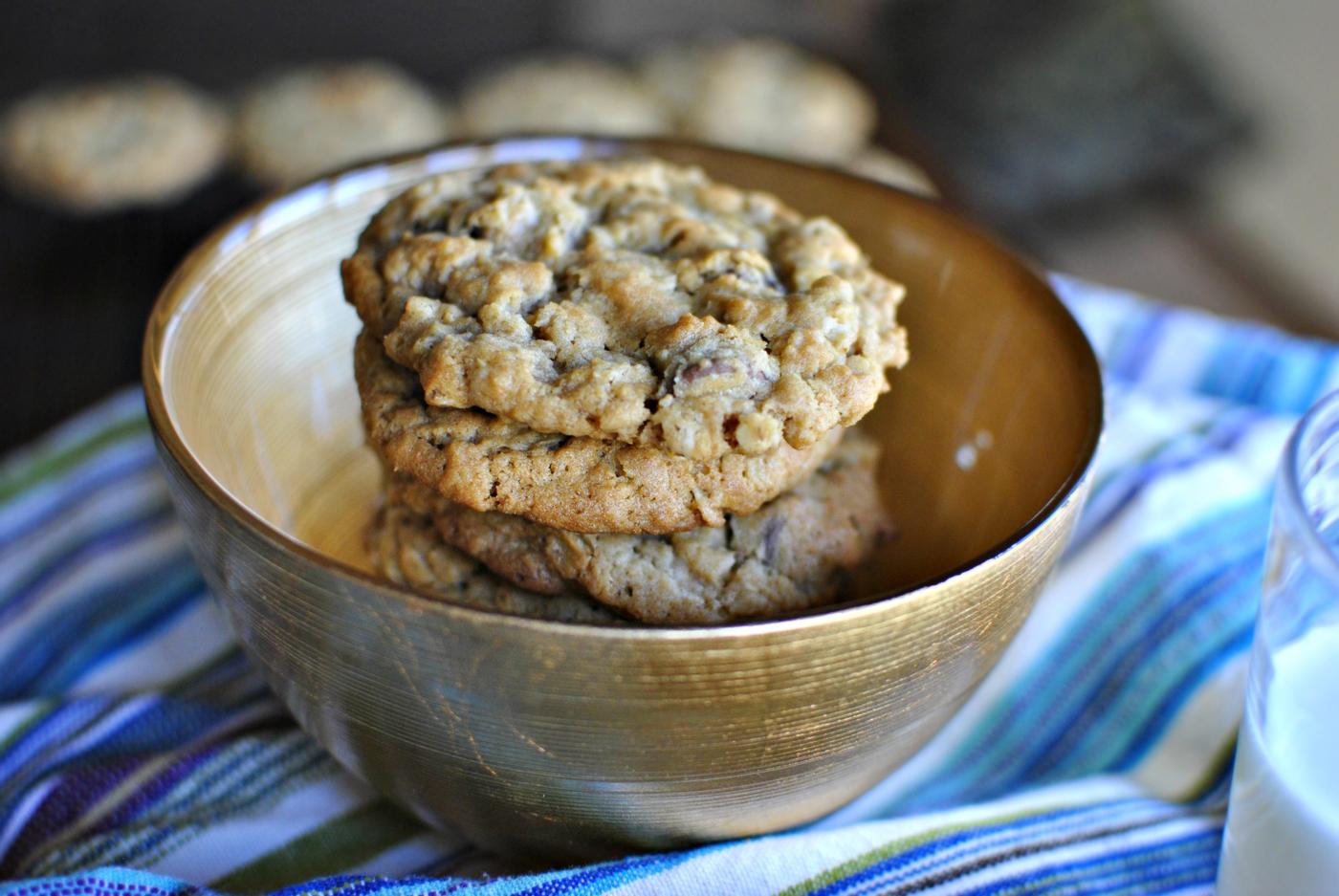 Home Kitchen Peanut Butter Chocolate Chip Oatmeal Cookies
