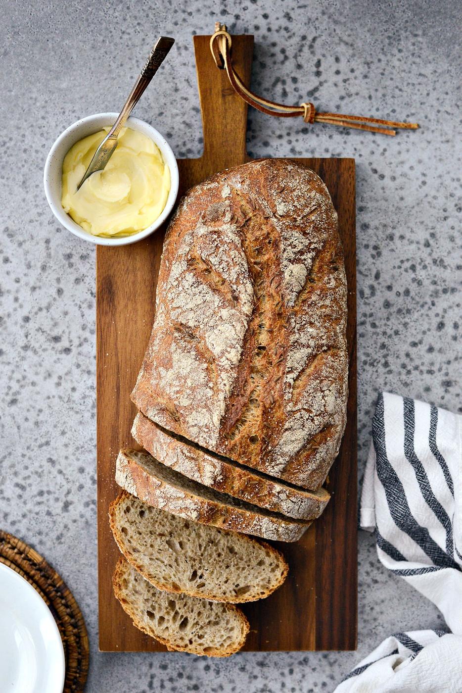 No-Knead Rye Bread at Home