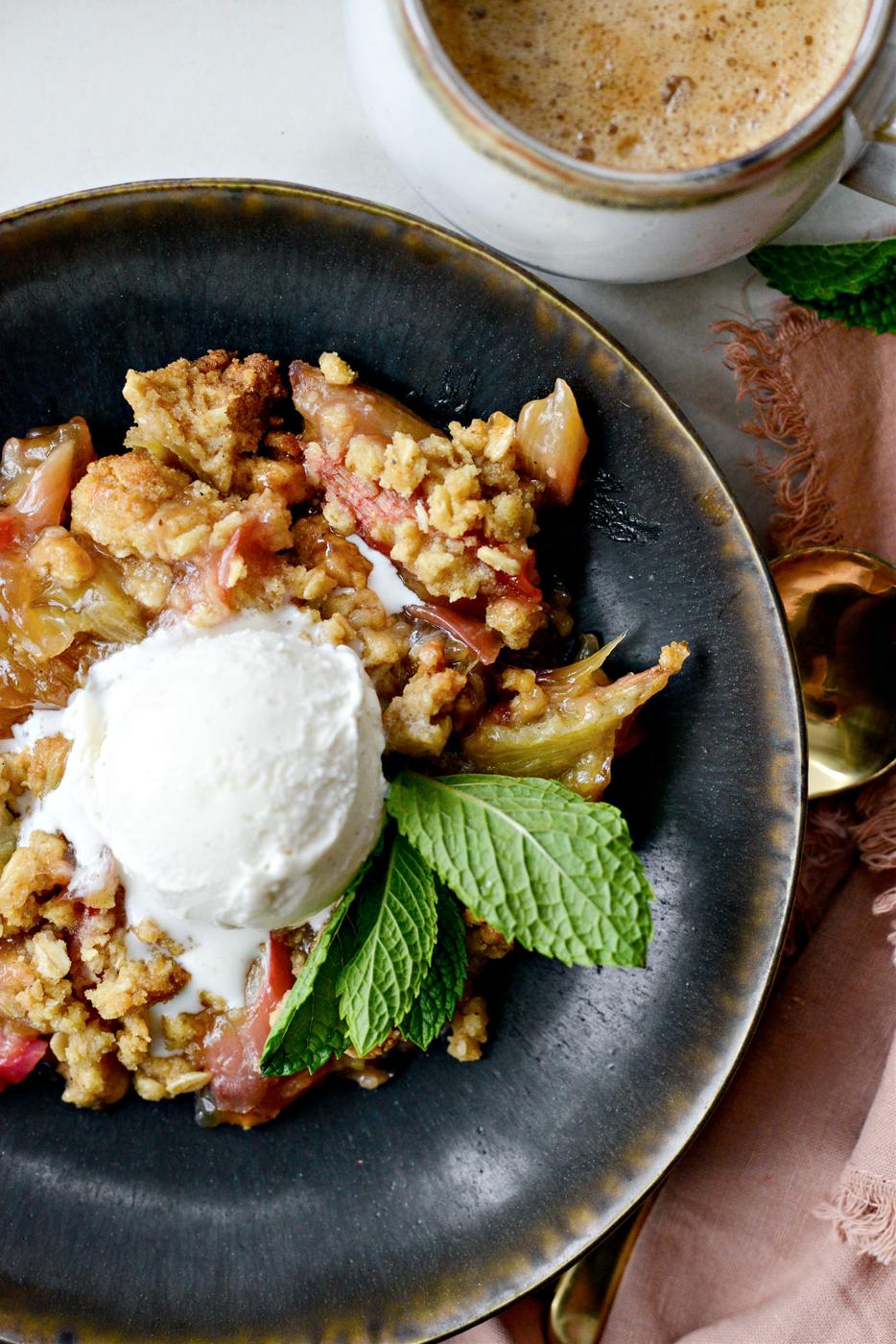 Rhubarb Crumble at Home