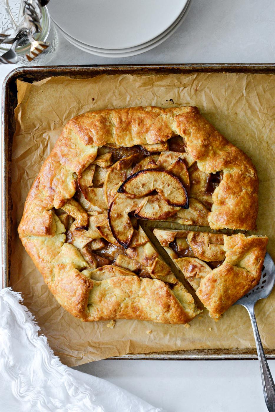 Galette with Cheddar Crust, Apple Style
