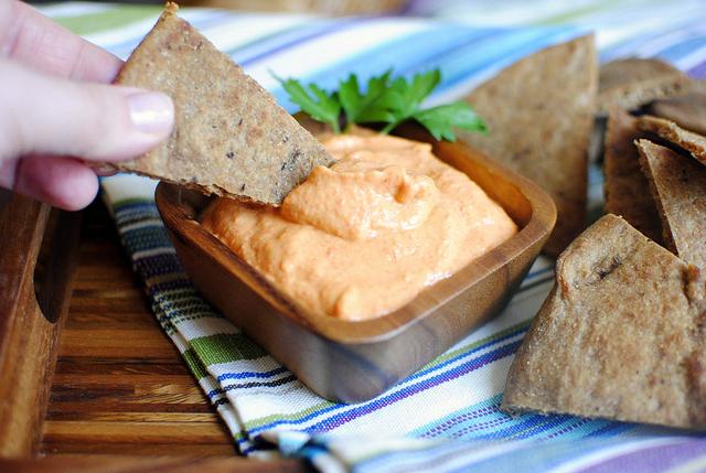 Hummus: Spicy Roasted Red Pepper