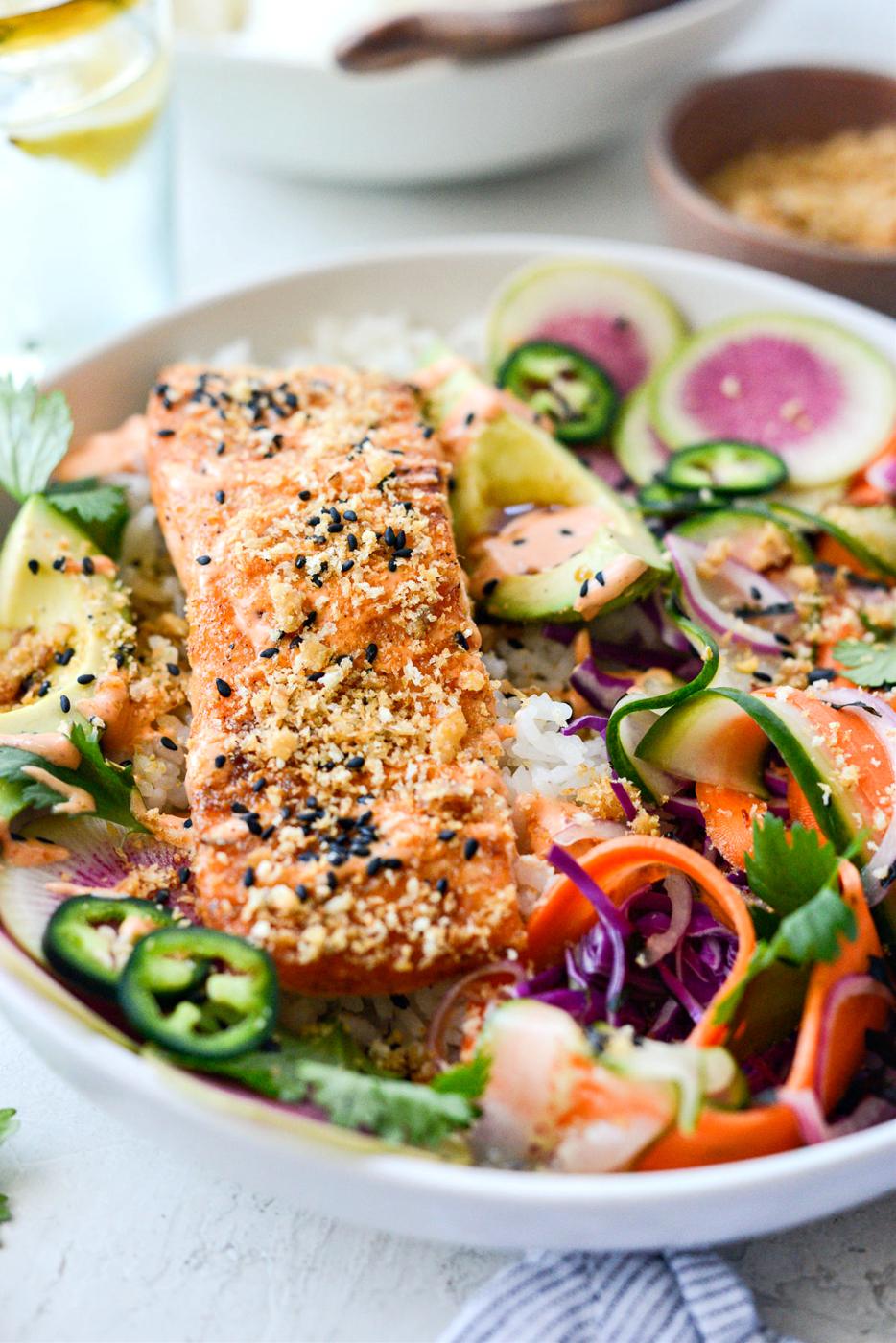 Home Kitchen Spicy Salmon Crunch Bowl