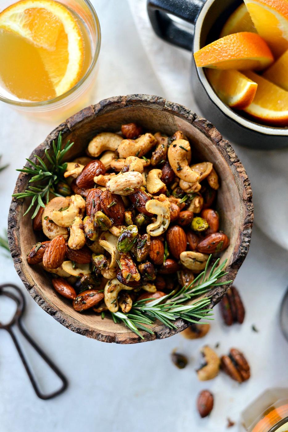Nuts: Sweet and Smoky Bar