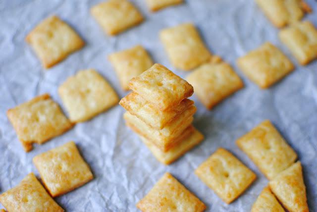 Home Kitchen White Cheddar Parmesan Cheez-its
