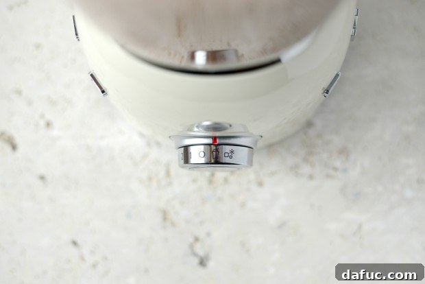 Chocolate Banana Bliss 10 Securing the lid on the blender pitcher
