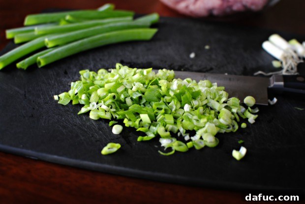 dice Dicing green onions for turkey burgers