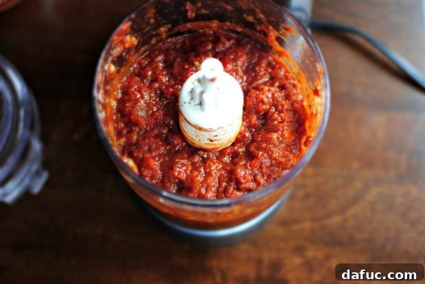 Creamy and thick roasted red pepper pizza sauce after blending