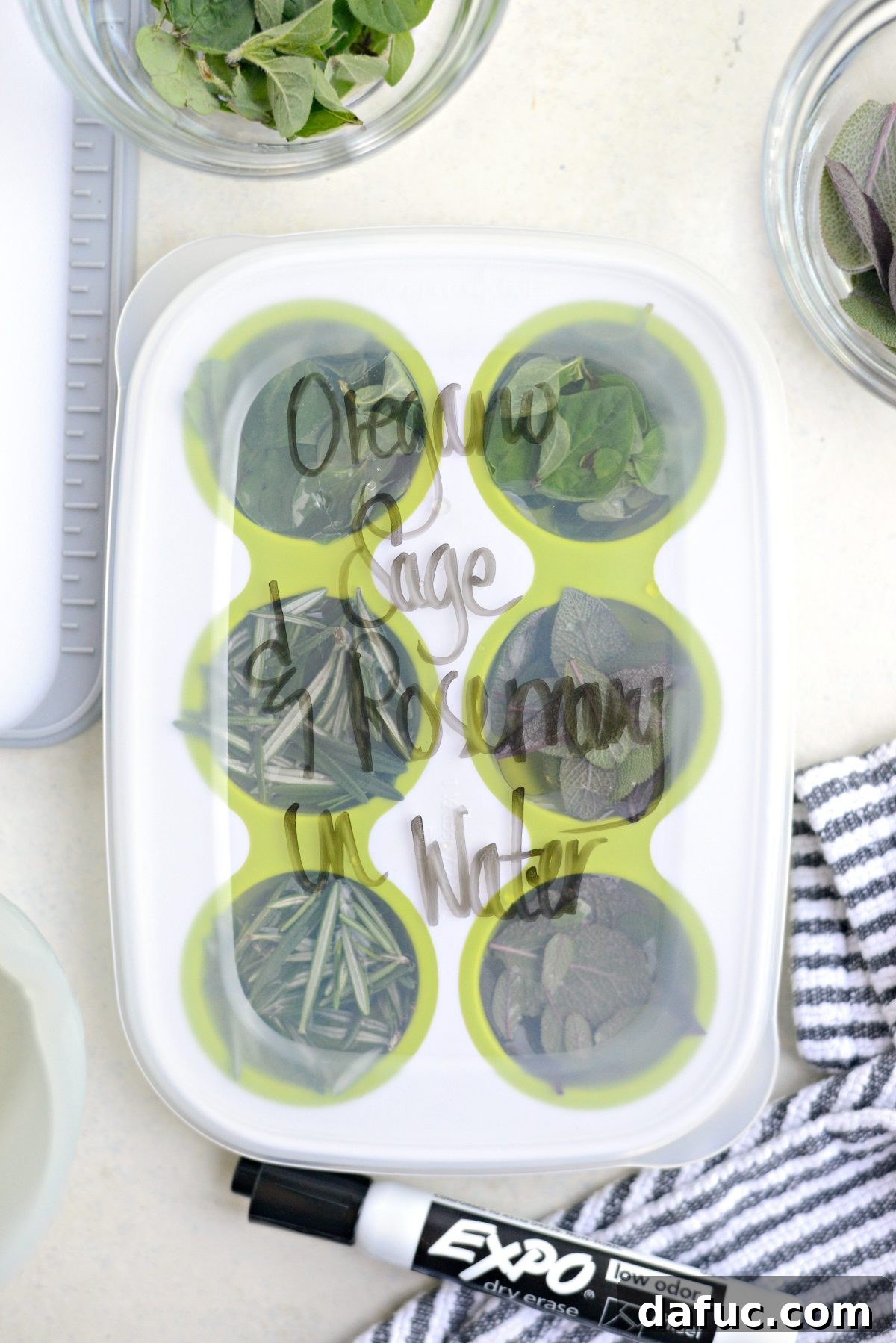 3 Ways to Freeze Herbs with Pampered Chef l SimplyScratch.com (17)