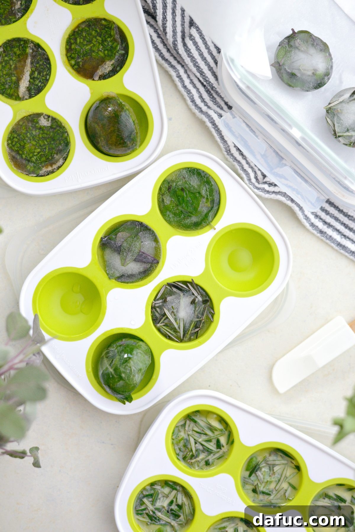 3 Ways to Freeze Herbs with Pampered Chef l SimplyScratch.com (20)