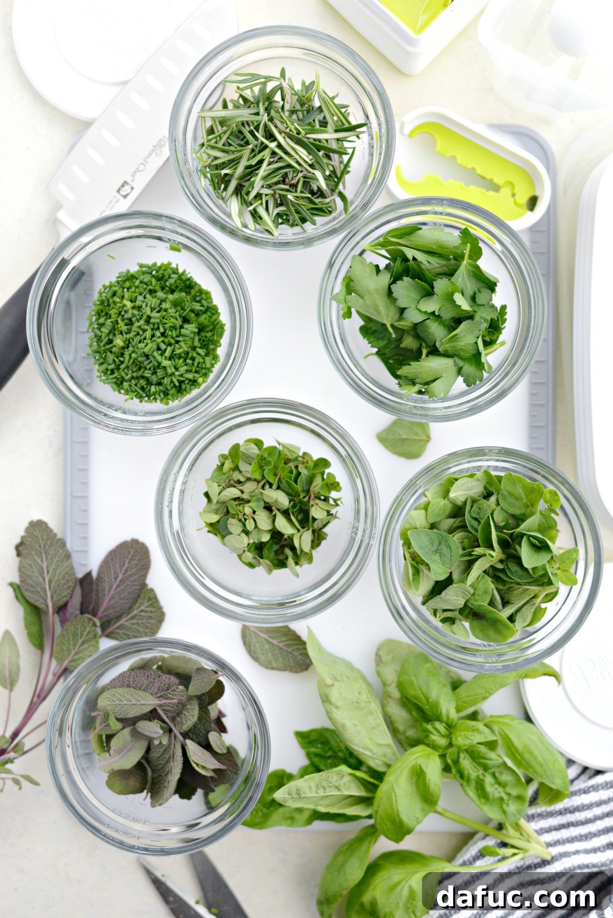3 Ways to Freeze Herbs with Pampered Chef l SimplyScratch.com (7)