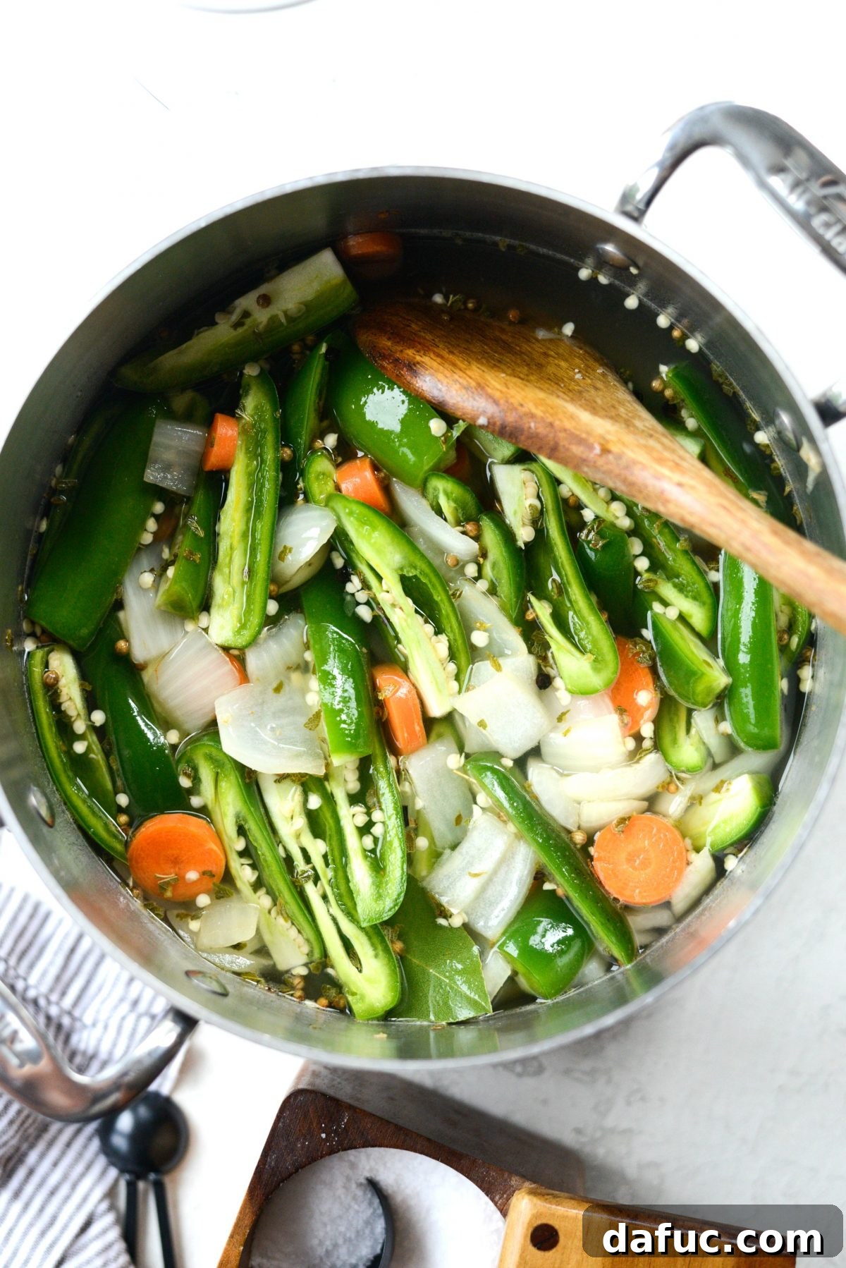 Taqueria Escabeche: Pickled Jalapeños, Carrots, and Onions 13 Taqueria Style Pickled Jalapeños l SimplyScratch.com