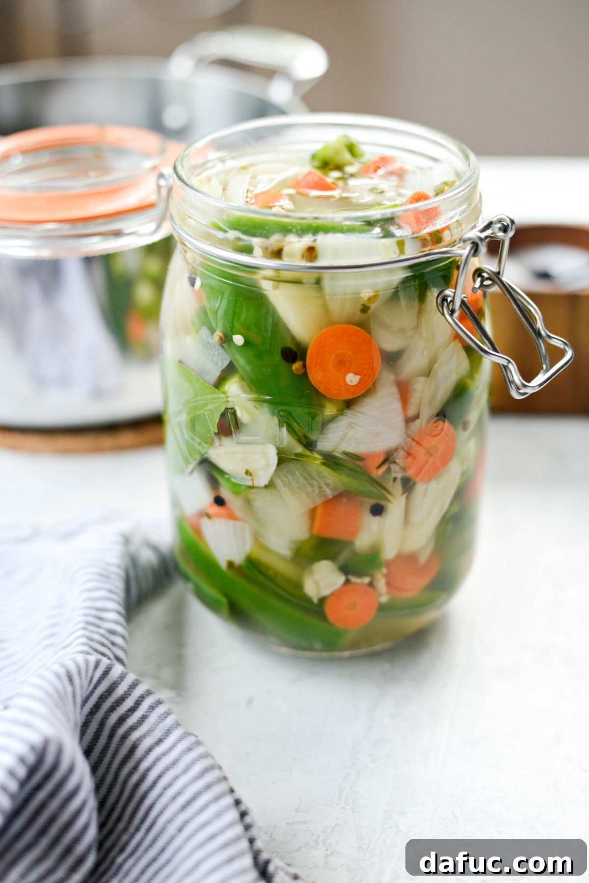 Taqueria Escabeche: Pickled Jalapeños, Carrots, and Onions 16 allow to cool before refrigerating.