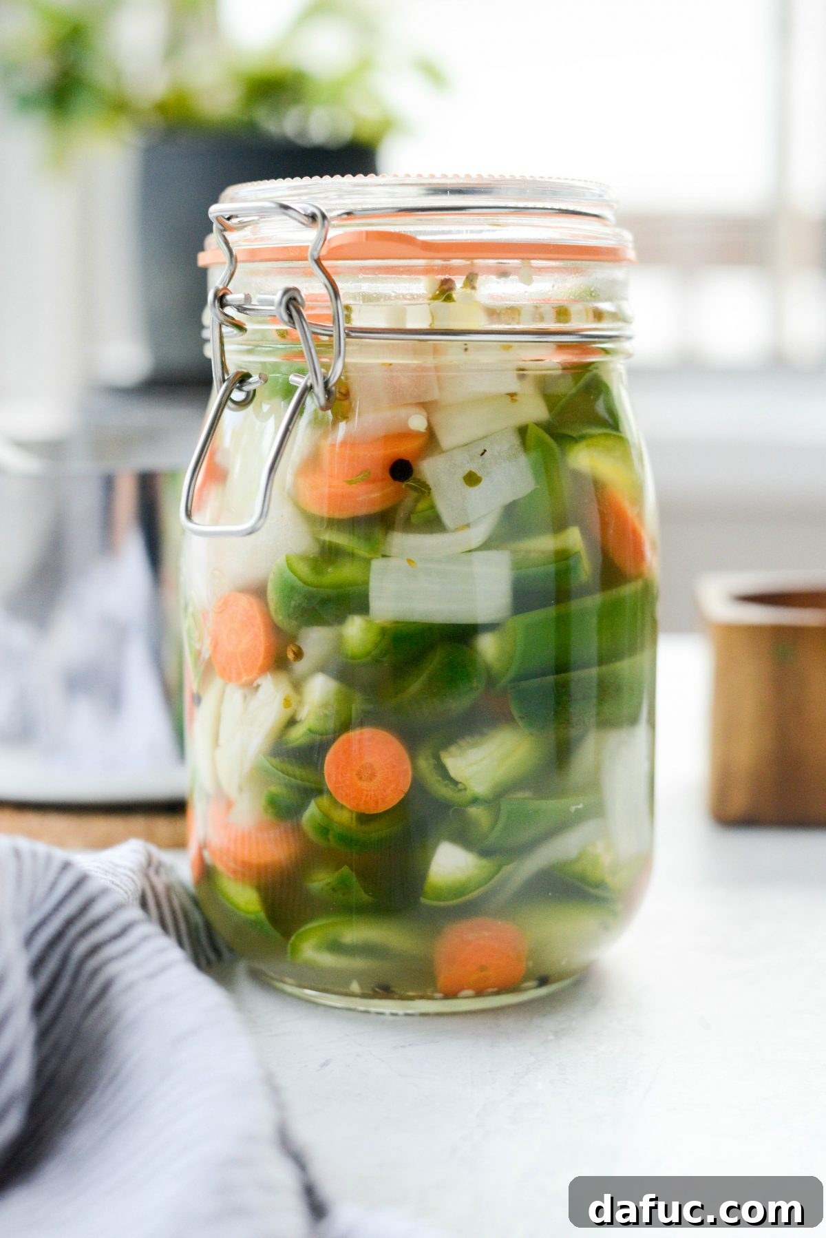 Taqueria Escabeche: Pickled Jalapeños, Carrots, and Onions 17 Taqueria Style Pickled Jalapeños l SimplyScratch.com