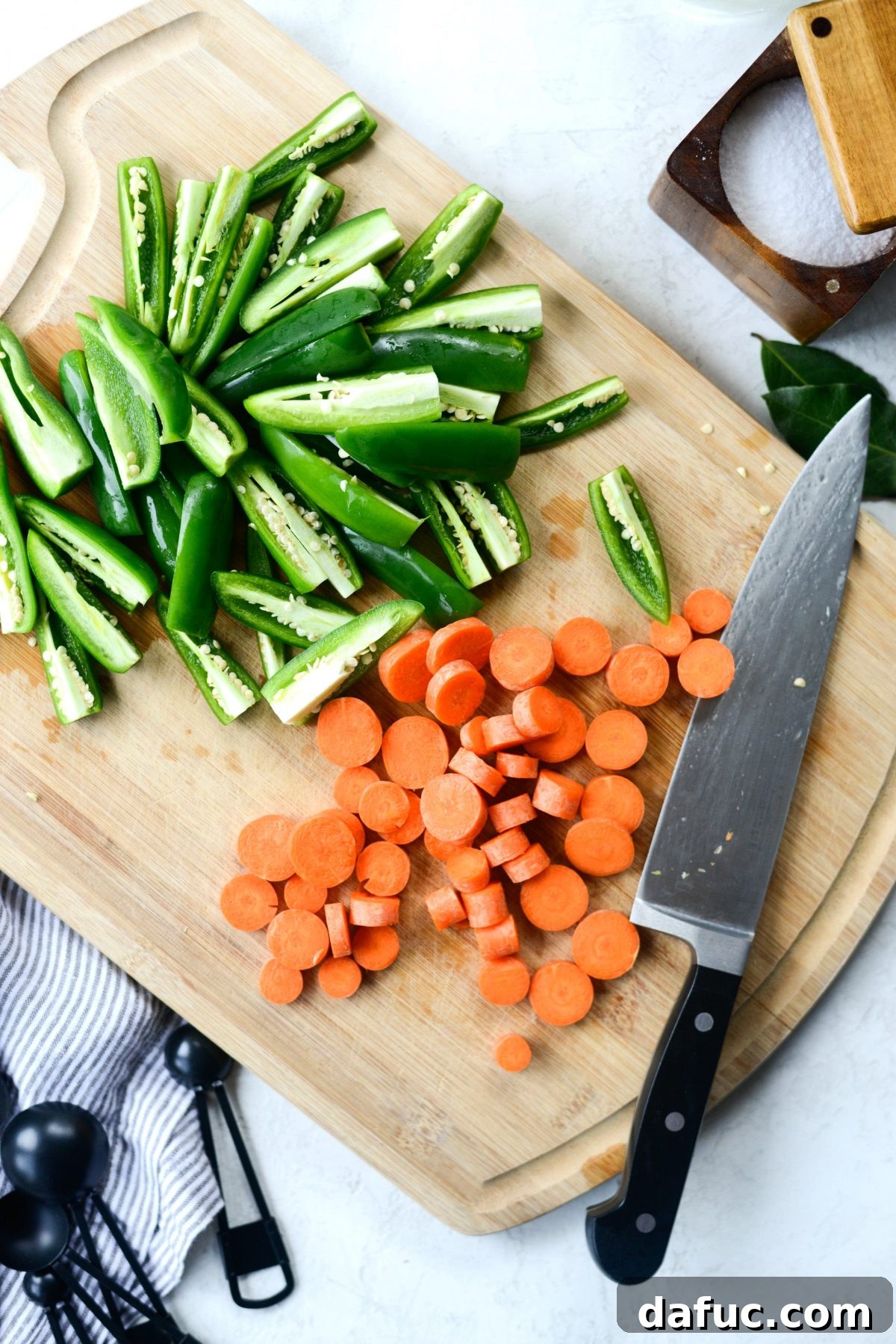 Taqueria Escabeche: Pickled Jalapeños, Carrots, and Onions 5 prep jalapeños and carrots
