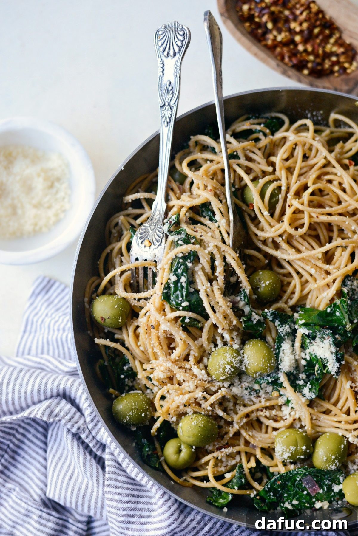 Tangy Lemon Kale Spaghetti with Olives and Parmesan 17 Lemon Parmesan and Kale Spaghetti with Olives - Full Platter