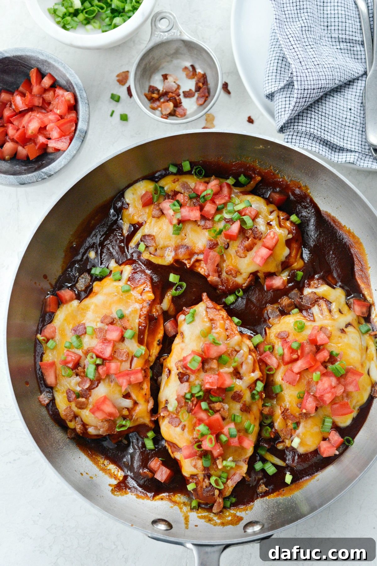 Cheesy Skillet Monterey Chicken 2 Delicious Skillet Monterey Chicken ready to be served