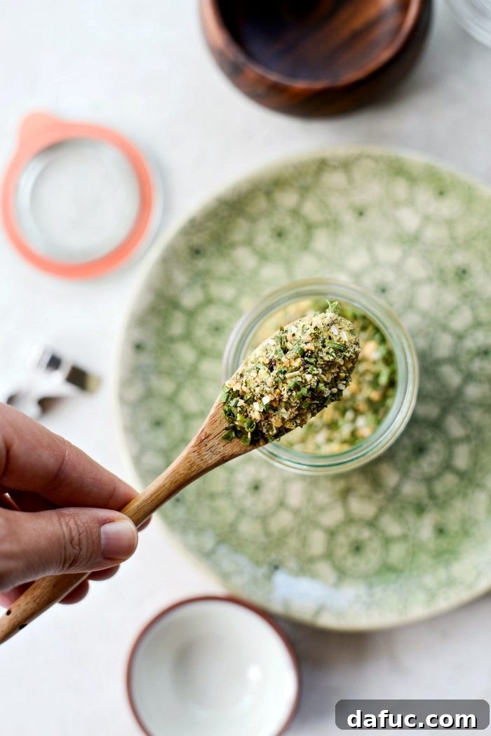 Garlic Herb Seasoning - SimplyScratch.com #homemade #spiceblend #seasoning #fromscratch