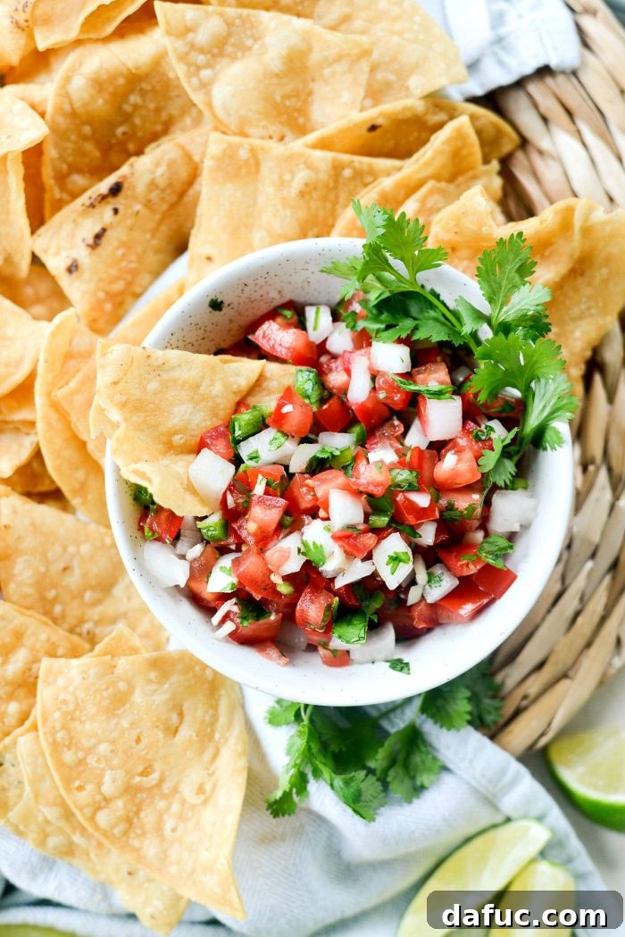 Easy Fresh Salsa 2 Quick Pico de Gallo, a fresh and vibrant salsa with tomatoes, onion, jalapeño, cilantro, and lime juice. Perfect for tacos, chips, and Mexican dishes. #picodegallo #pico #tomatoes #fresh #salsa #fresca #mexican #appetizer