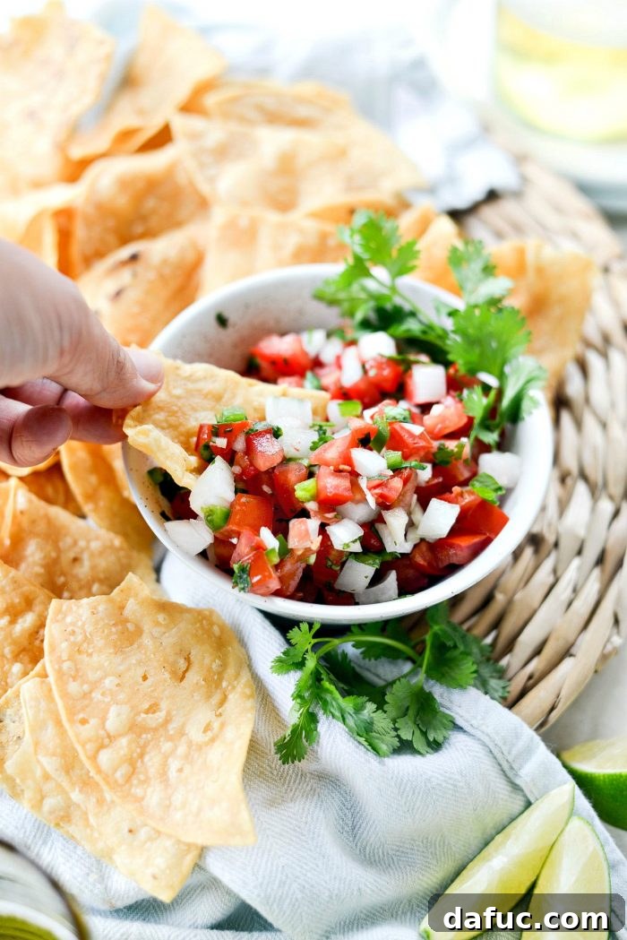 Easy Fresh Salsa 11 A final close-up shot of the vibrant, homemade Quick Pico de Gallo, ready to be enjoyed as a fresh and healthy accompaniment. #picodegallo #freshsalsa #mexicanfood #healthyrecipe