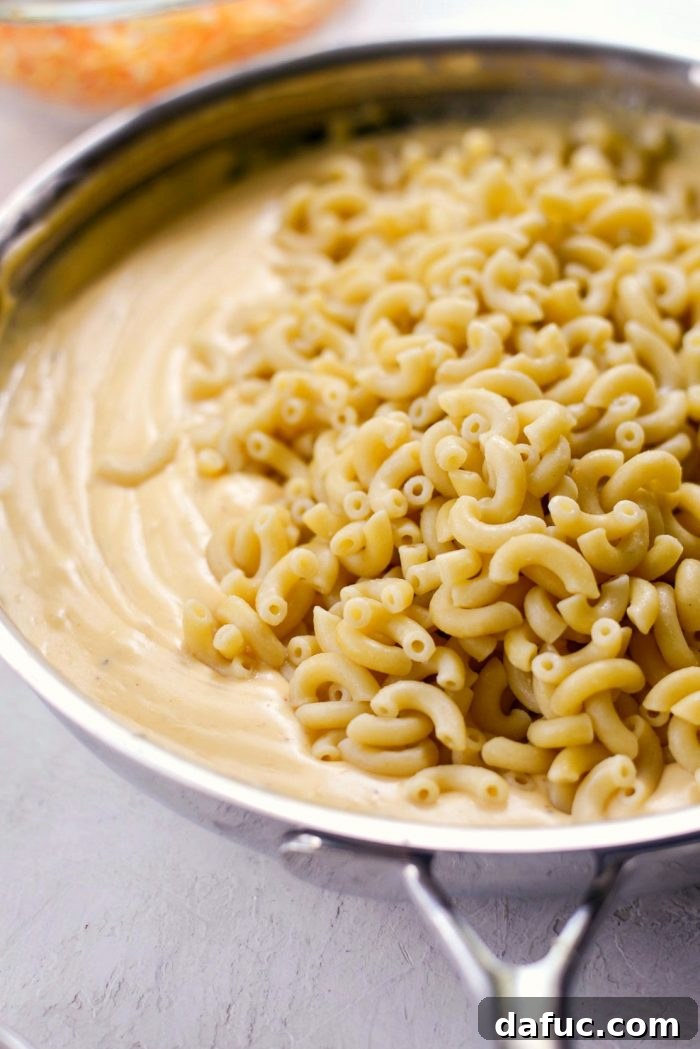 Perfectly Smooth and Creamy Mac and Cheese Sauce