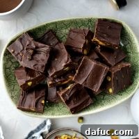 Baileys Chocolate Pistacho Fudge l SimplyScratch.com #stpatricksday #baileys #irishcream #liqueur #chocolate #fudge #quick