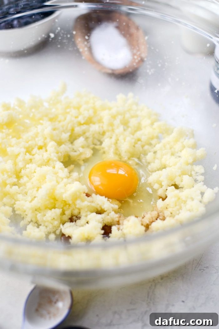 Streusel Berry Bliss 8 Mixed butter, sugar, egg, and vanilla extract