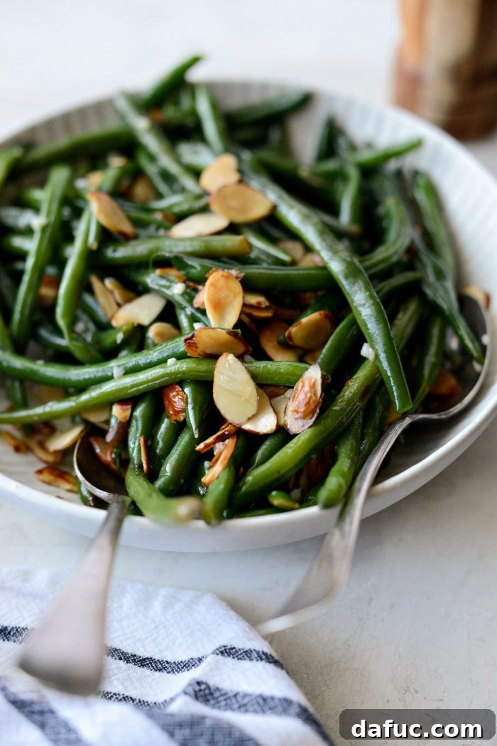 garlicky green beans almondine